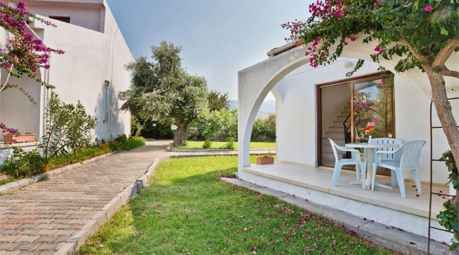 Bare Hill Holiday Apartments Krini Exterior photo
