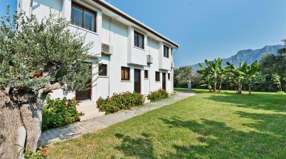 Bare Hill Holiday Apartments Krini Exterior photo